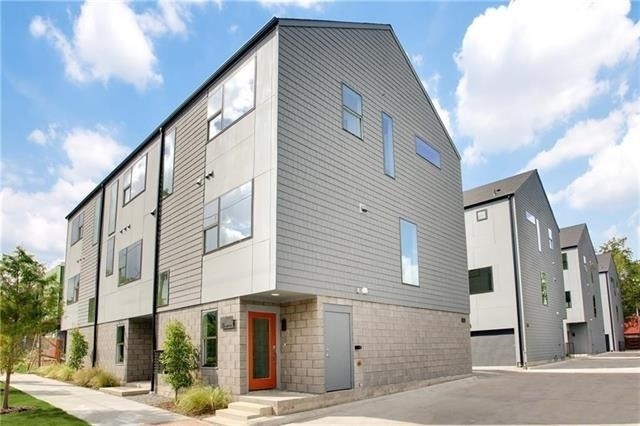 427 W 10th Street - Photo 0