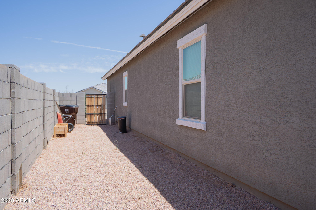 36043 W Santa Clara Avenue - Photo 27
