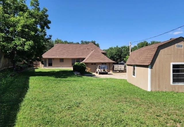 2001 Birchwood Lane - Photo 12