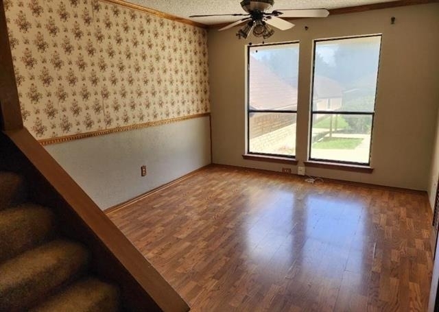 2001 Birchwood Lane - Photo 3
