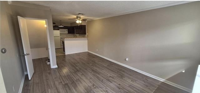 805 N Oak Street - Photo 0