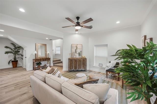 700 S Crockett Street - Photo 3
