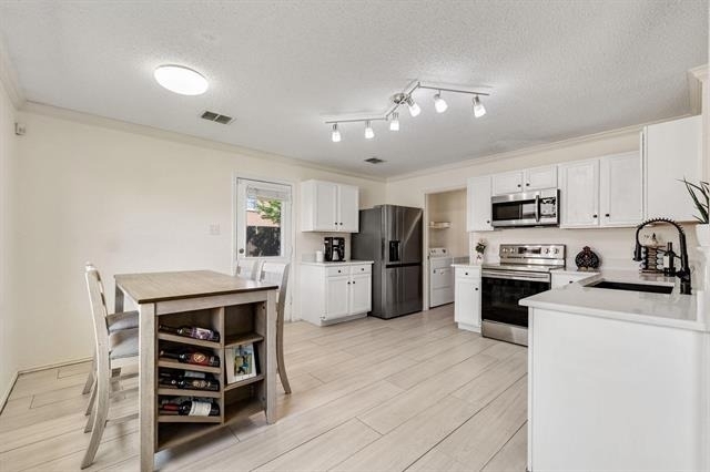 2633 Harbor Lights Drive - Photo 3