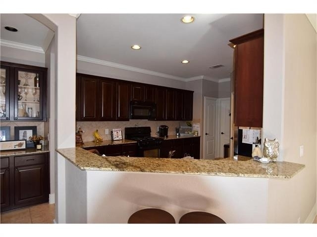 1708 Estacado Drive - Photo 3
