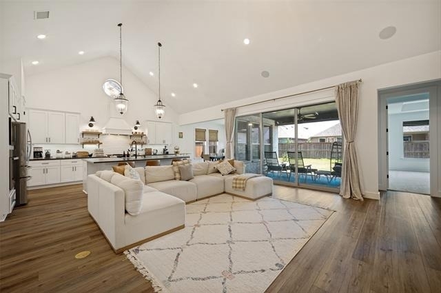 724 Danbury Street - Photo 6