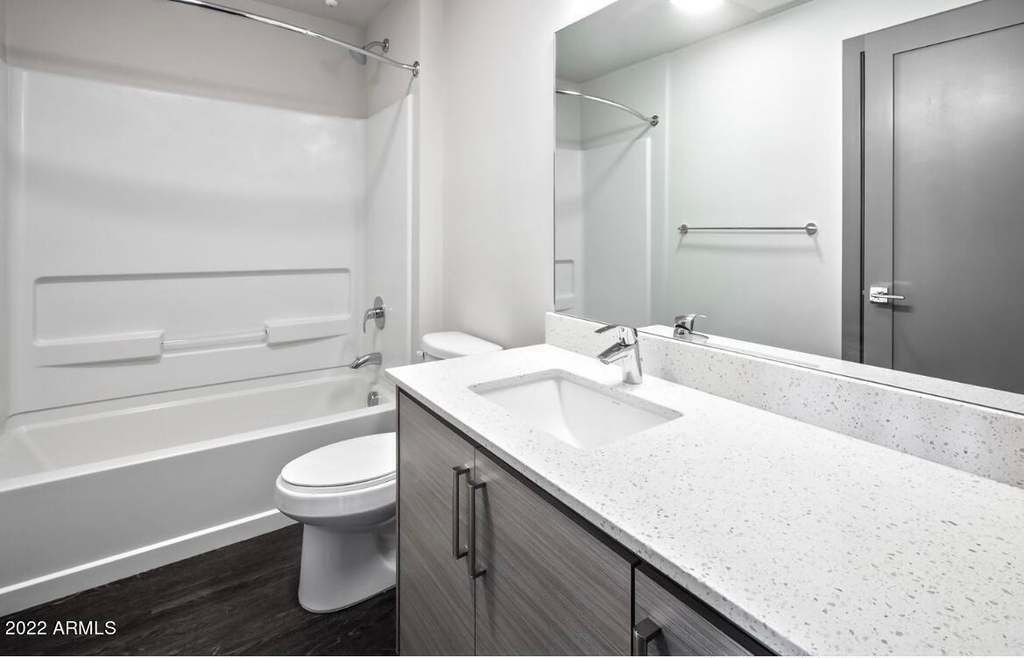 425 W Osborn Road - Photo 7