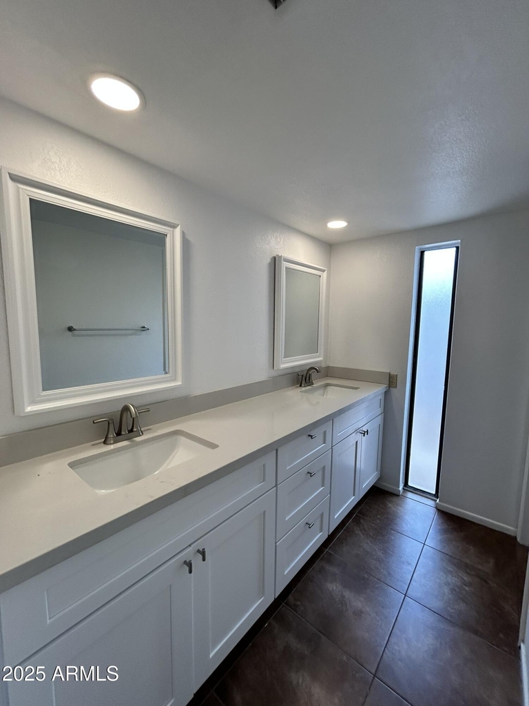 329 E Ambassador Drive - Photo 15