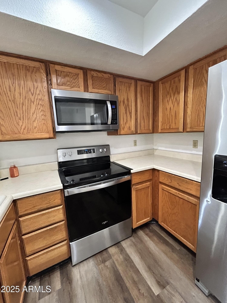 329 E Ambassador Drive - Photo 10