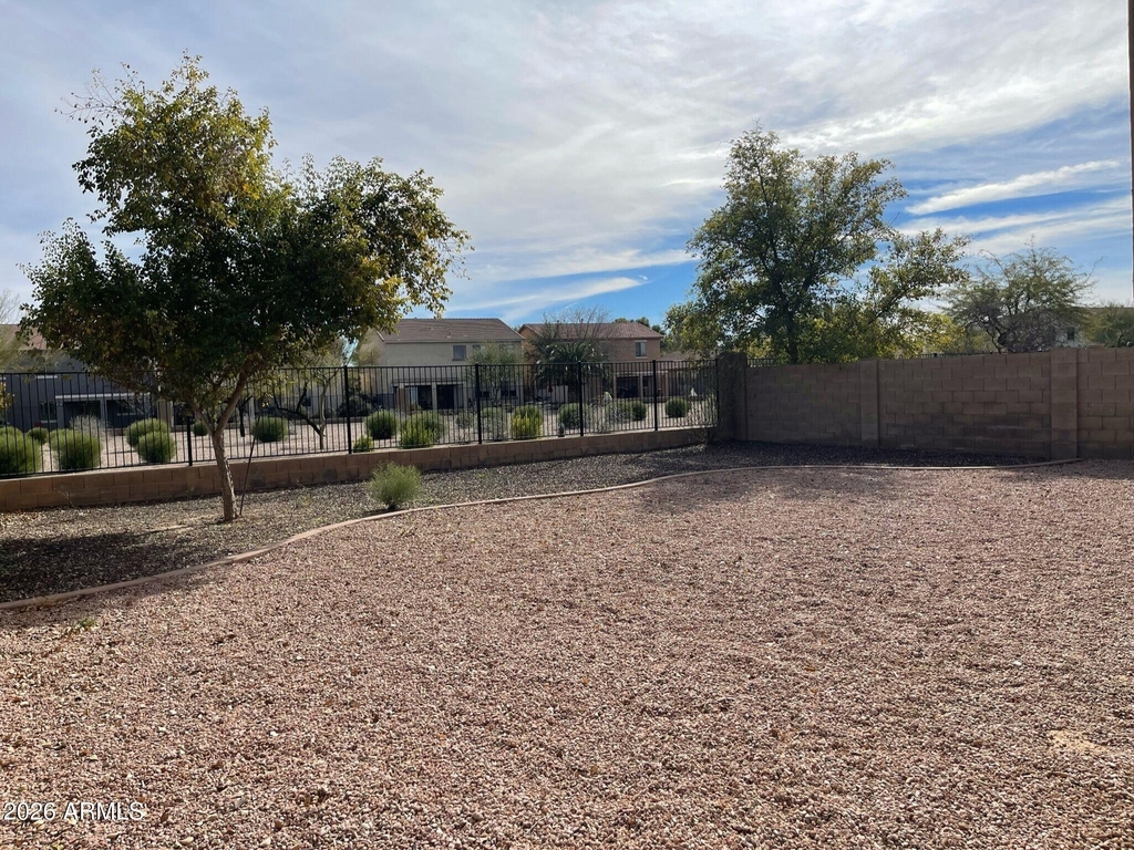 925 E Canyon Rock Road - Photo 20