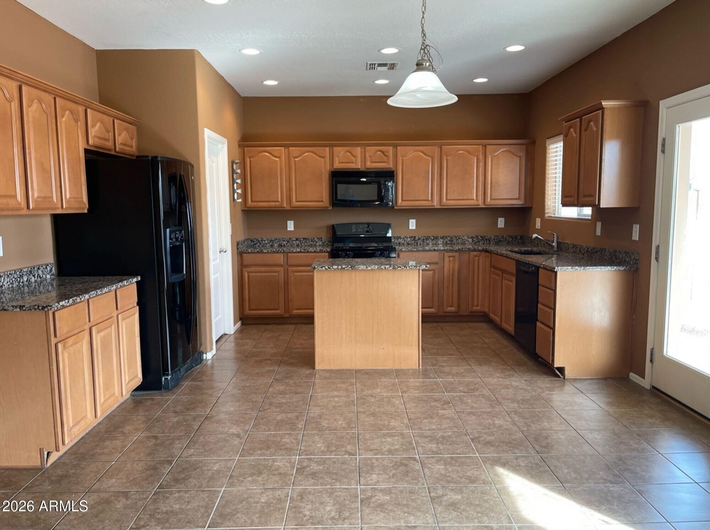 925 E Canyon Rock Road - Photo 1