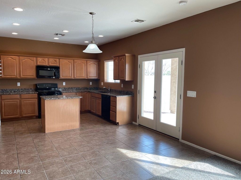 925 E Canyon Rock Road - Photo 3
