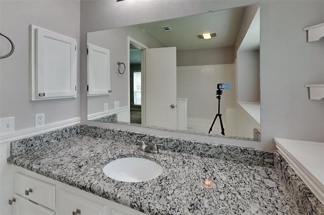 712 Bluebonnet Drive - Photo 8