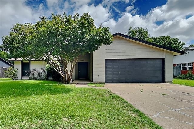 1025 Aspen Lane - Photo 0