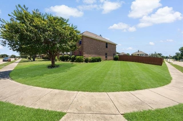 1100 Camelot Drive - Photo 4