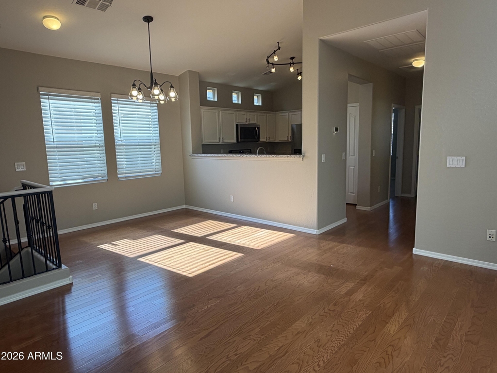 156 W Campbell Court - Photo 7