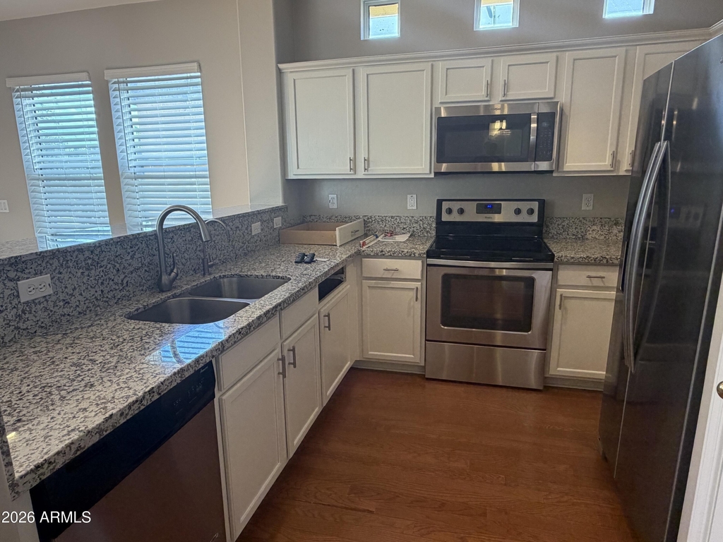 156 W Campbell Court - Photo 8