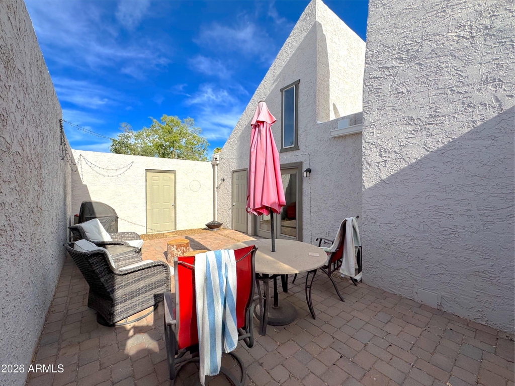 314 E Embassy Street - Photo 14