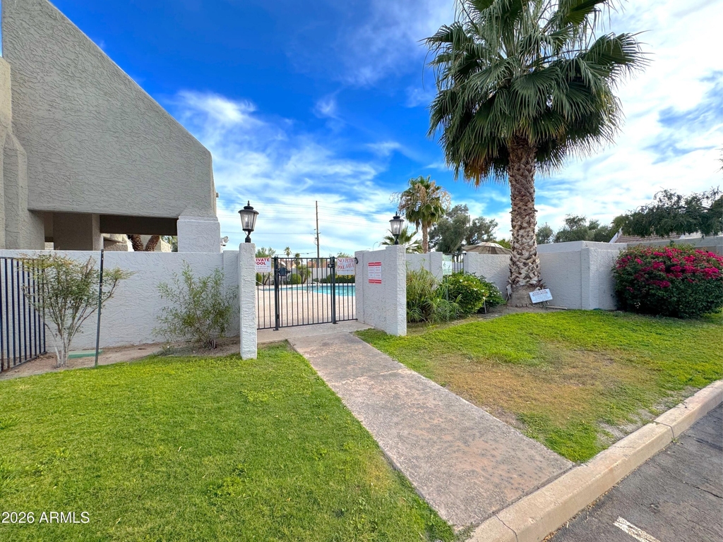 314 E Embassy Street - Photo 16