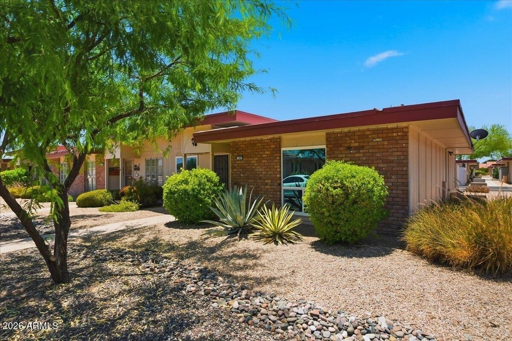 9907 W Cedar Drive - Photo 1