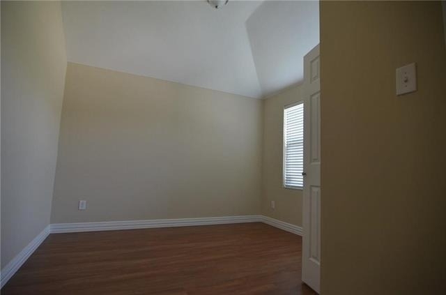 913 Fleming Street - Photo 3