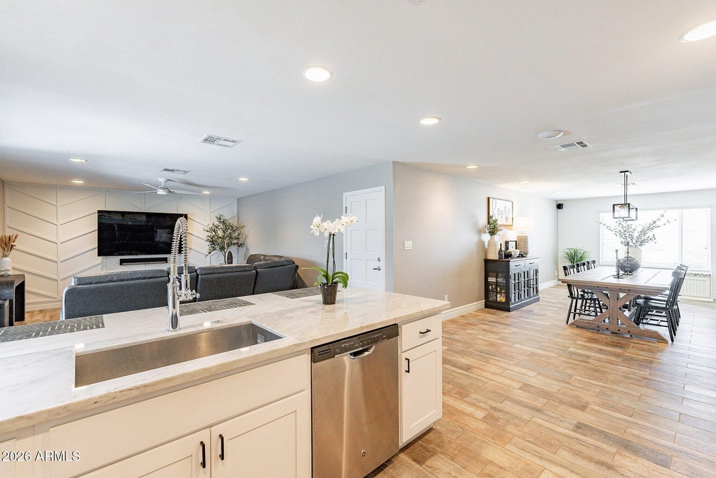2033 E Harvard Drive - Photo 6