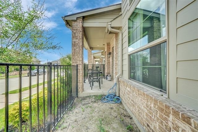 2717 Garden Gate Lane - Photo 3