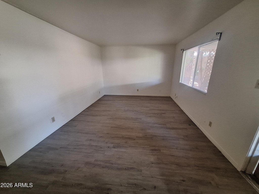 36 W Pasadena Avenue - Photo 1