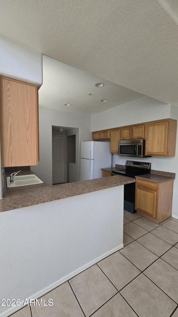 1445 E Broadway Road - Photo 9