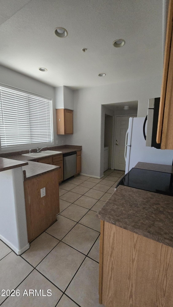 1445 E Broadway Road - Photo 8
