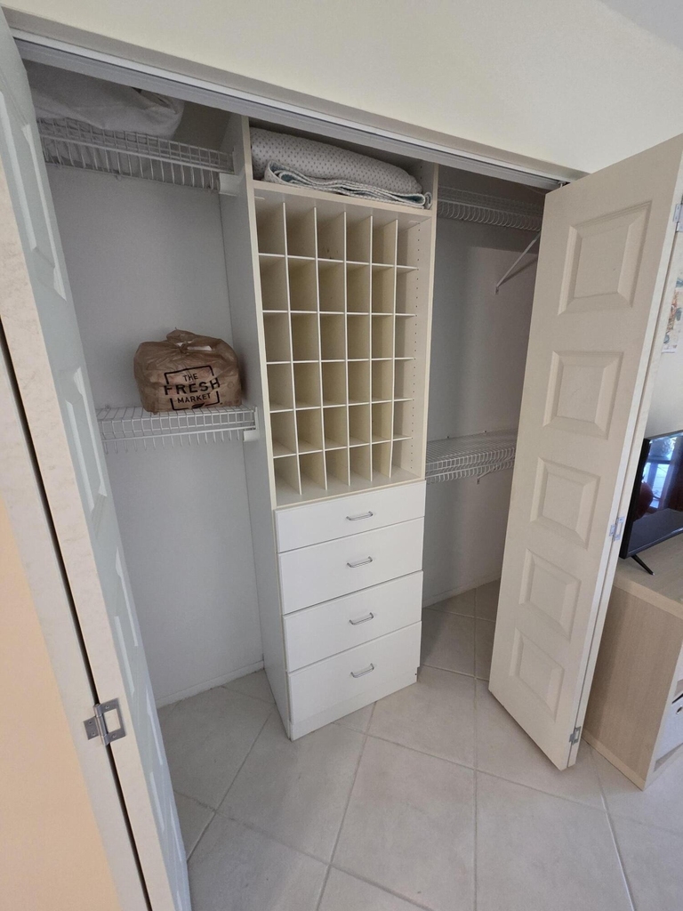 1225 Carlton Court - Photo 4