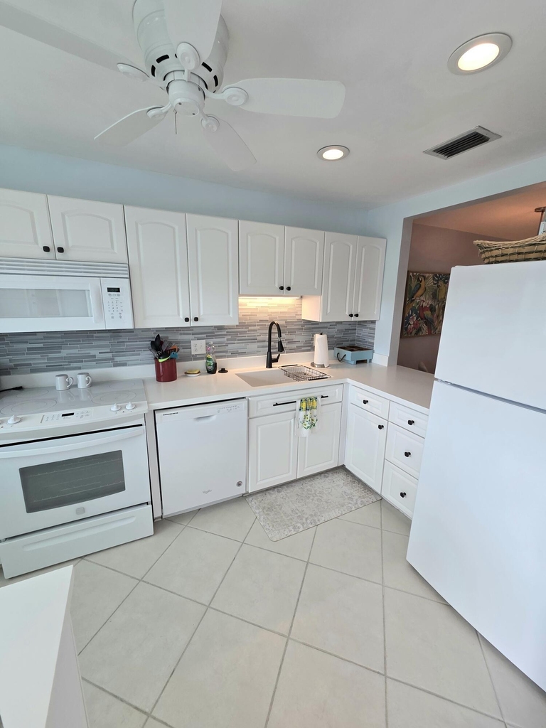 1225 Carlton Court - Photo 11