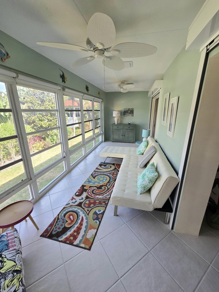 1225 Carlton Court - Photo 2