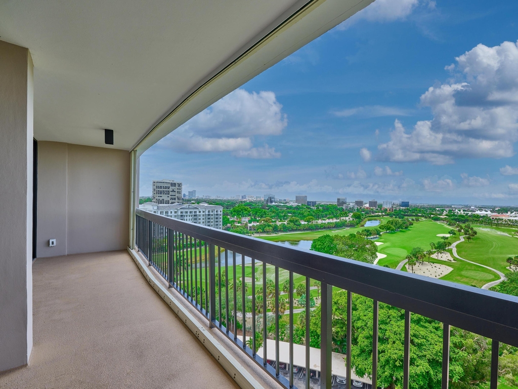 2425 Presidential Way - Photo 22