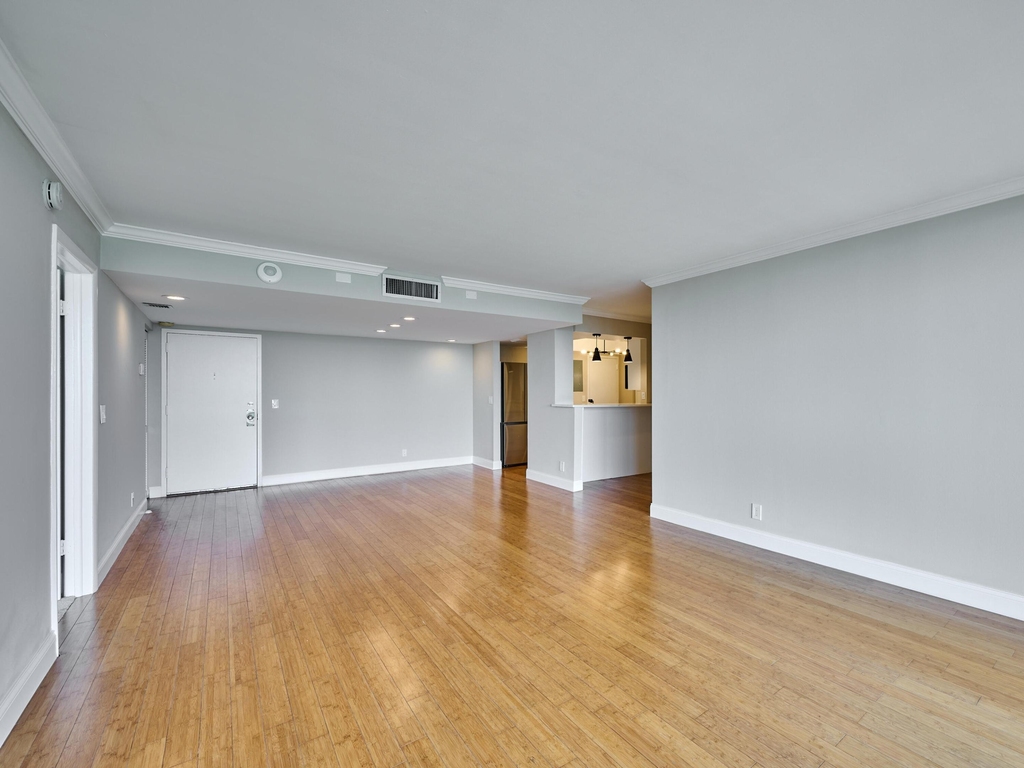 2425 Presidential Way - Photo 14