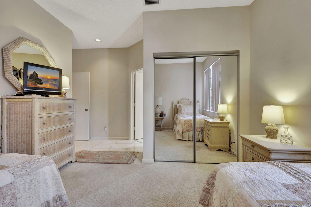 4528 Barclay Fair Way - Photo 17