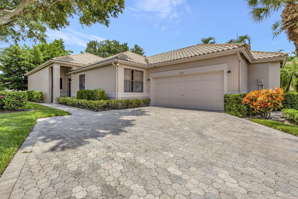 4528 Barclay Fair Way - Photo 0