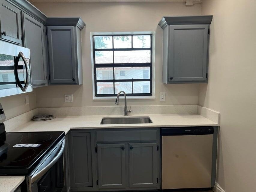 315 Palmwood Place - Photo 3