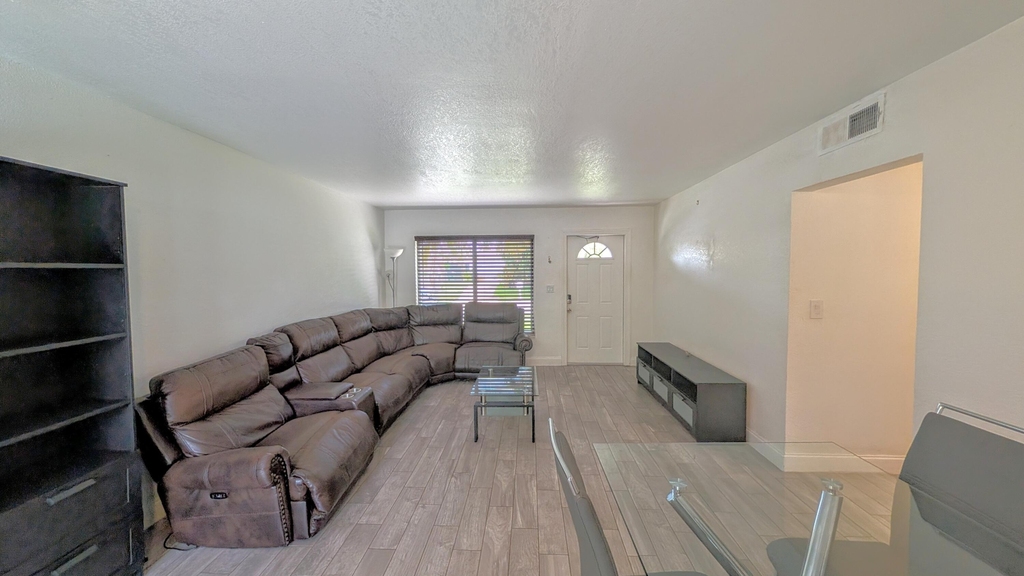 1719 15th Avenue N - Photo 5