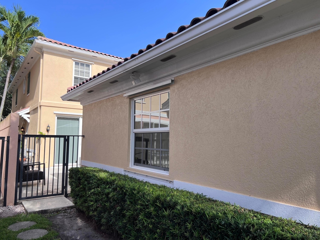 3368 Greenway Drive - Photo 3