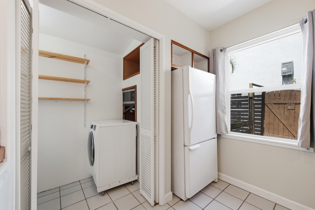 854 Sw 11th Street - Photo 14