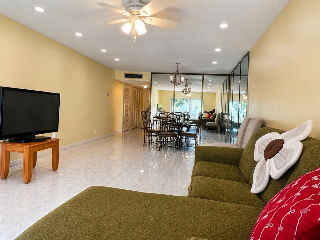 6101 N Falls Cir Drive - Photo 0
