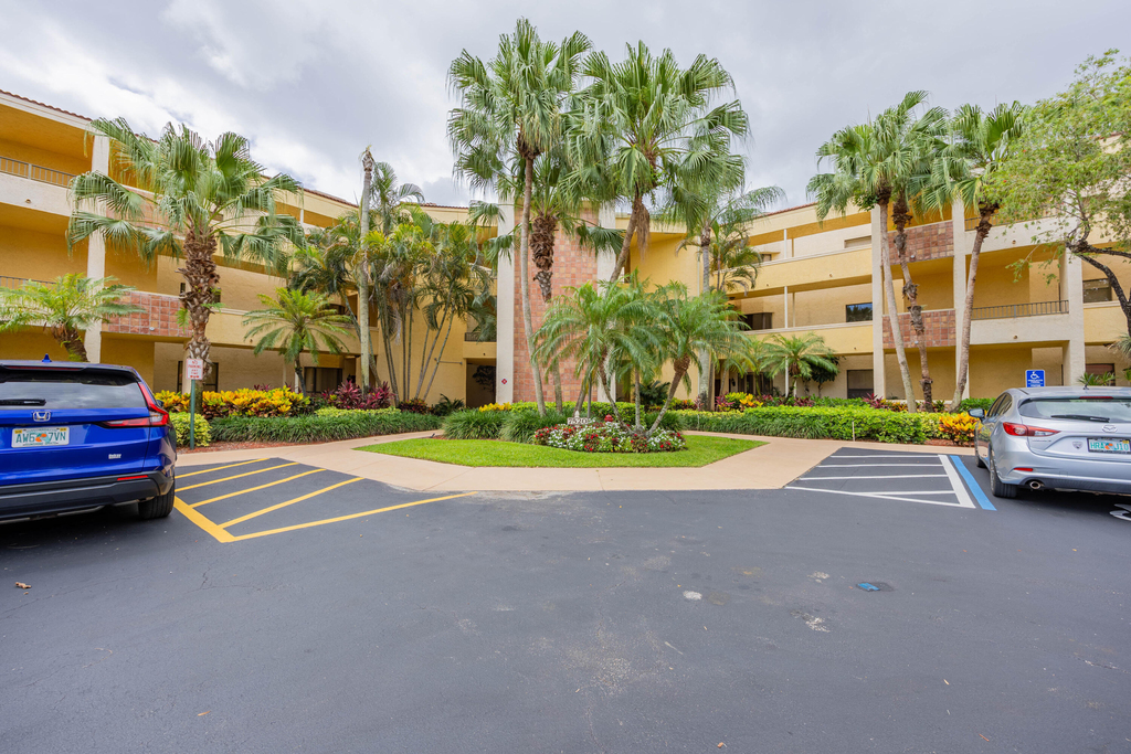 7520 La Paz Boulevard - Photo 8