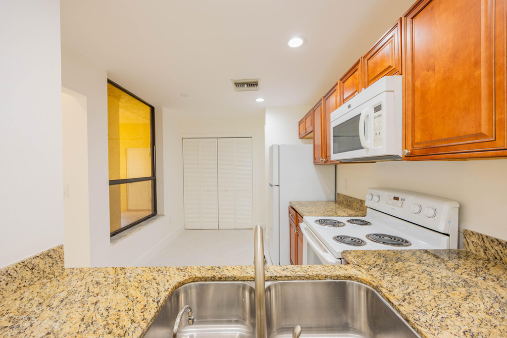 7520 La Paz Boulevard - Photo 15