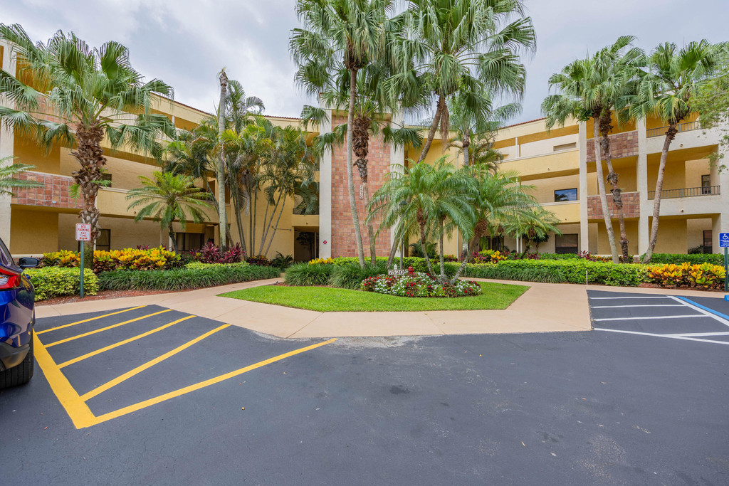 7520 La Paz Boulevard - Photo 7