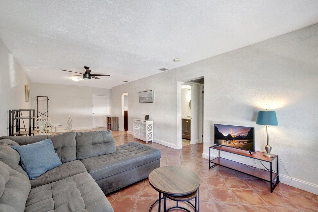 2400 Ne 33rd Avenue - Photo 11