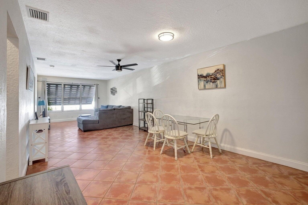 2400 Ne 33rd Avenue - Photo 4