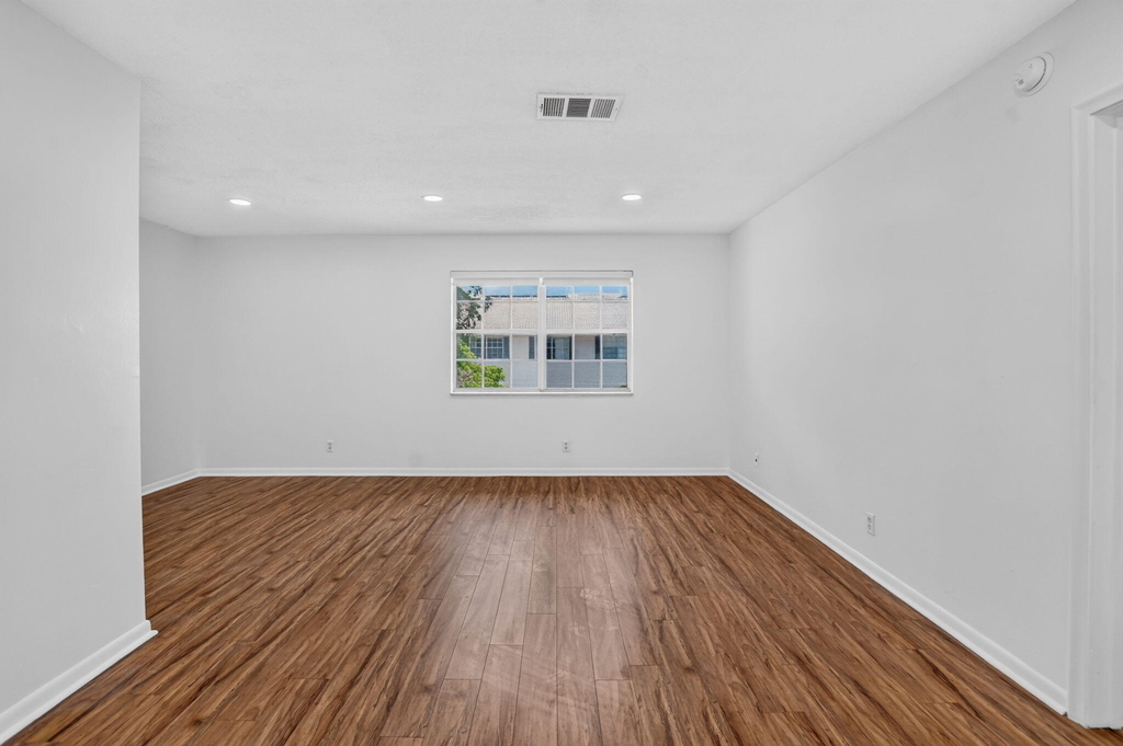 298 Sw 6th Street - Photo 3