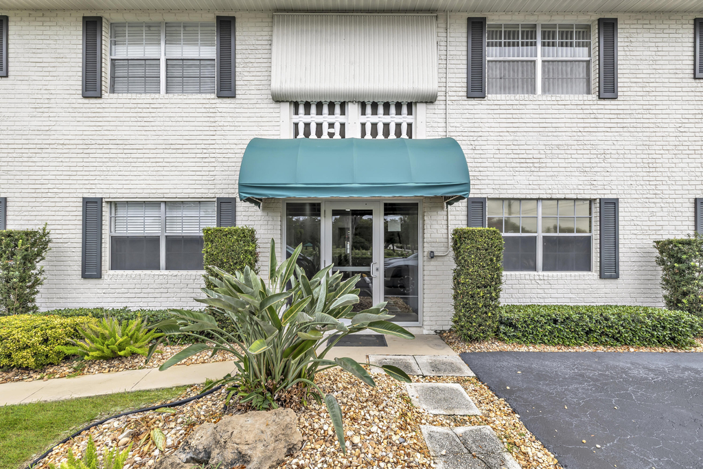 298 Sw 6th Street - Photo 1