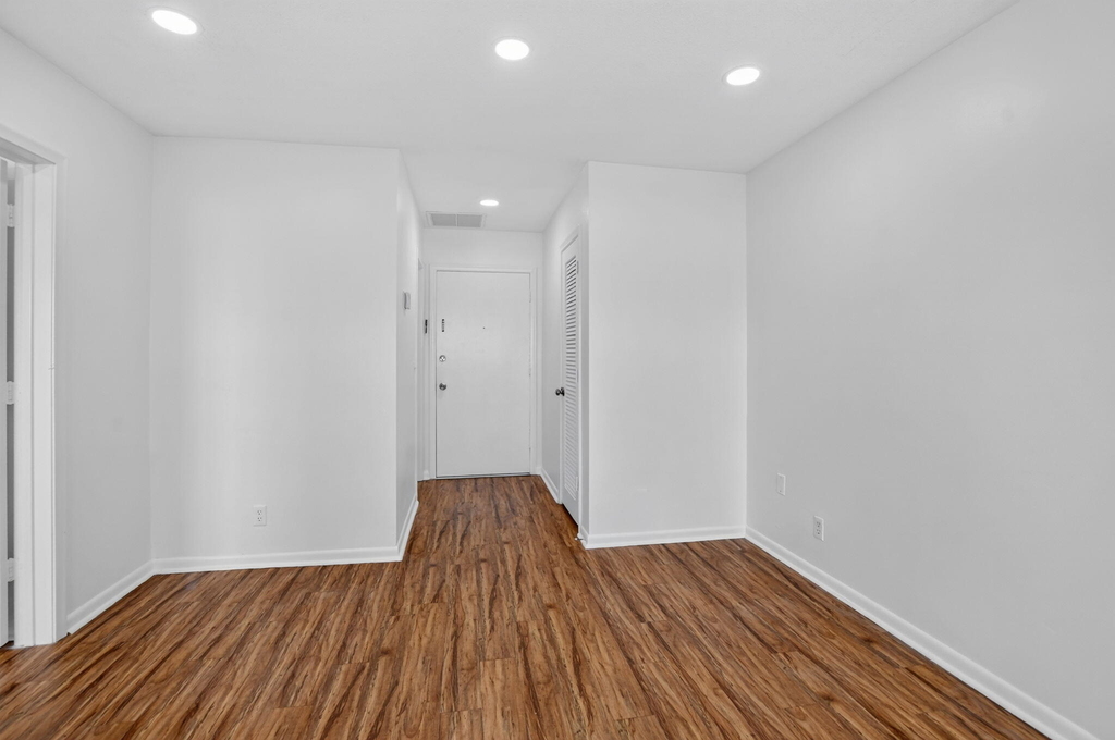 298 Sw 6th Street - Photo 2