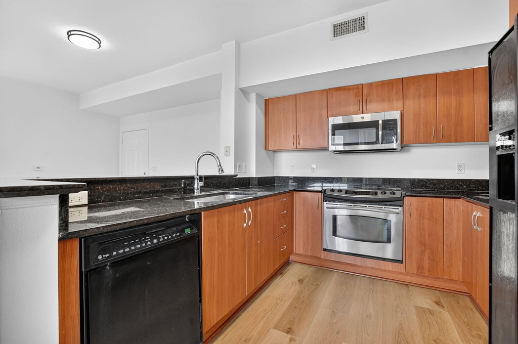233 S Federal Highway - Photo 8